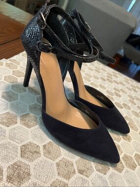 Women's Navy, Suede Heel with double Ankle Strap, wide fit sz 7